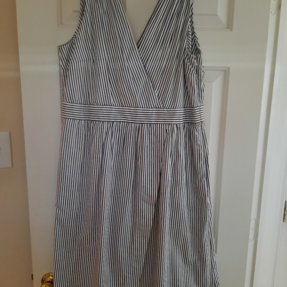 NWOT Banana Republic striped dress - Picture 4 of 4